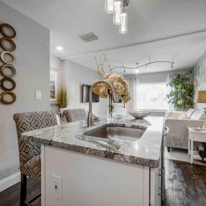 Chic Pad In Center Of Seminole Heights-322 Tampa Exterior foto