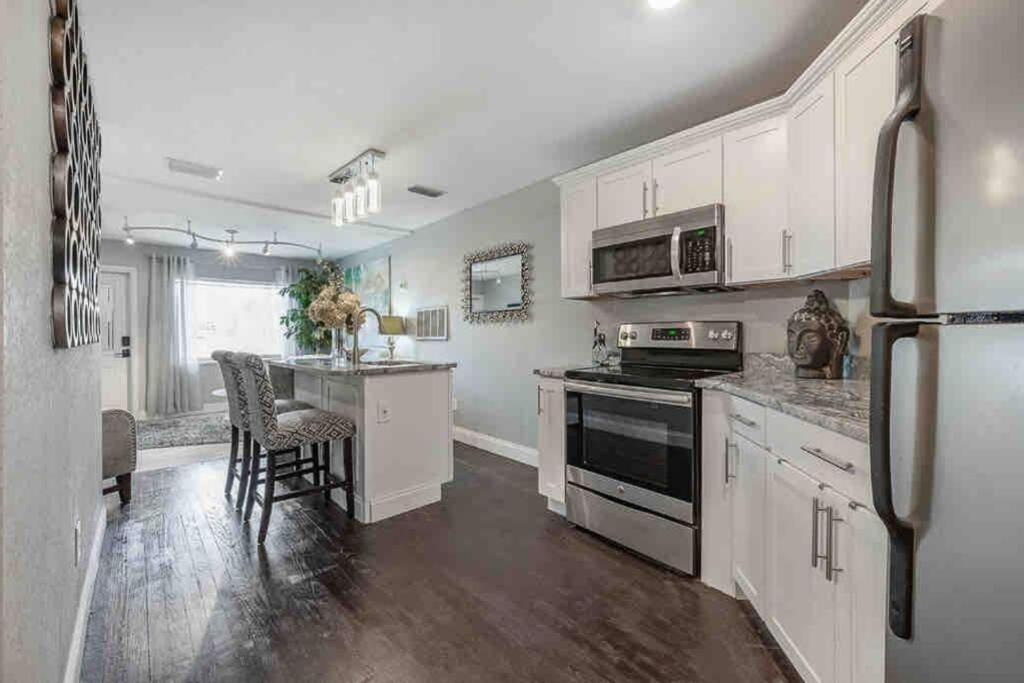 Chic Pad In Center Of Seminole Heights-322 Tampa Exterior foto